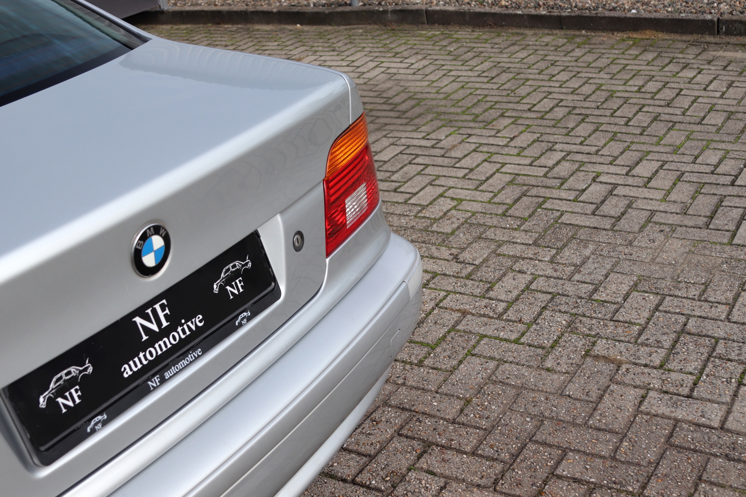 BMW-520i-Sedan-E39-2003-G264FT-107.JPG