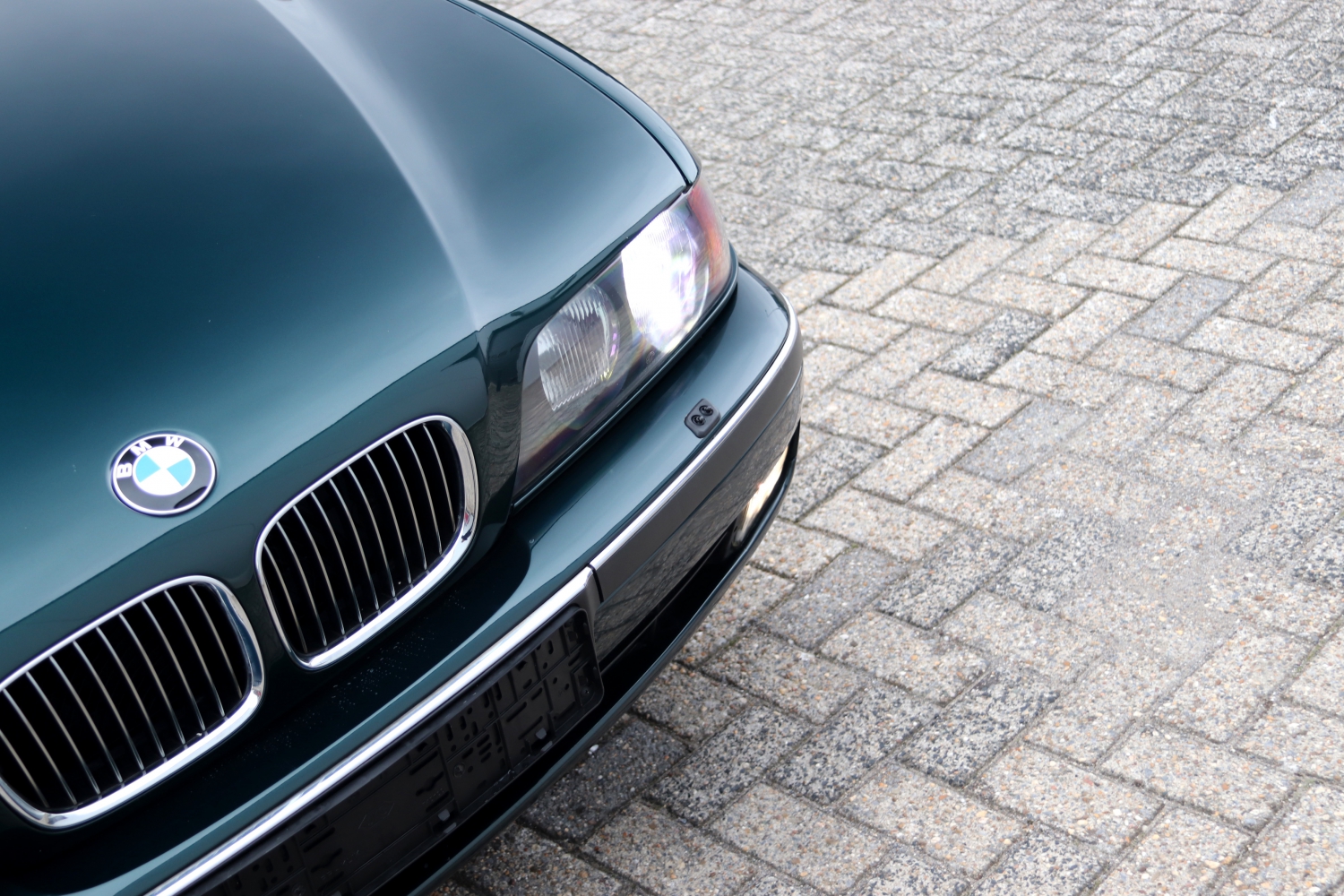 BMW-523i-Sedan-E39-10FBHS-273.JPG