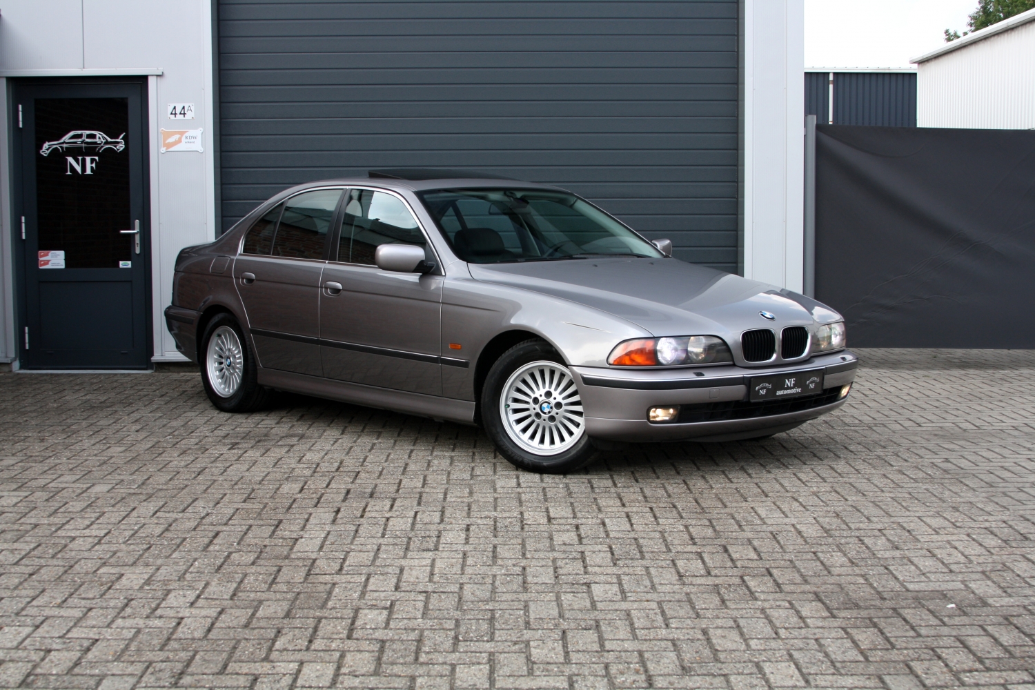 BMW-528i-Sedan-E39-1996-6KZL56-016.JPG