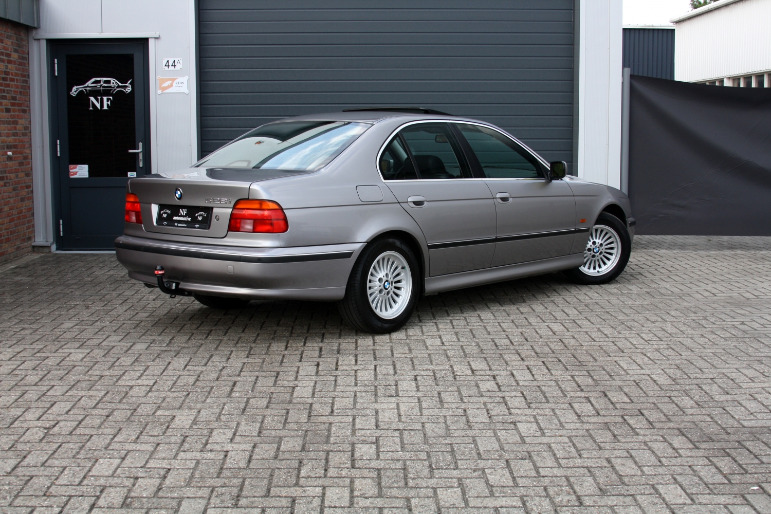 BMW-528i-Sedan-E39-1996-6KZL56-022.JPG