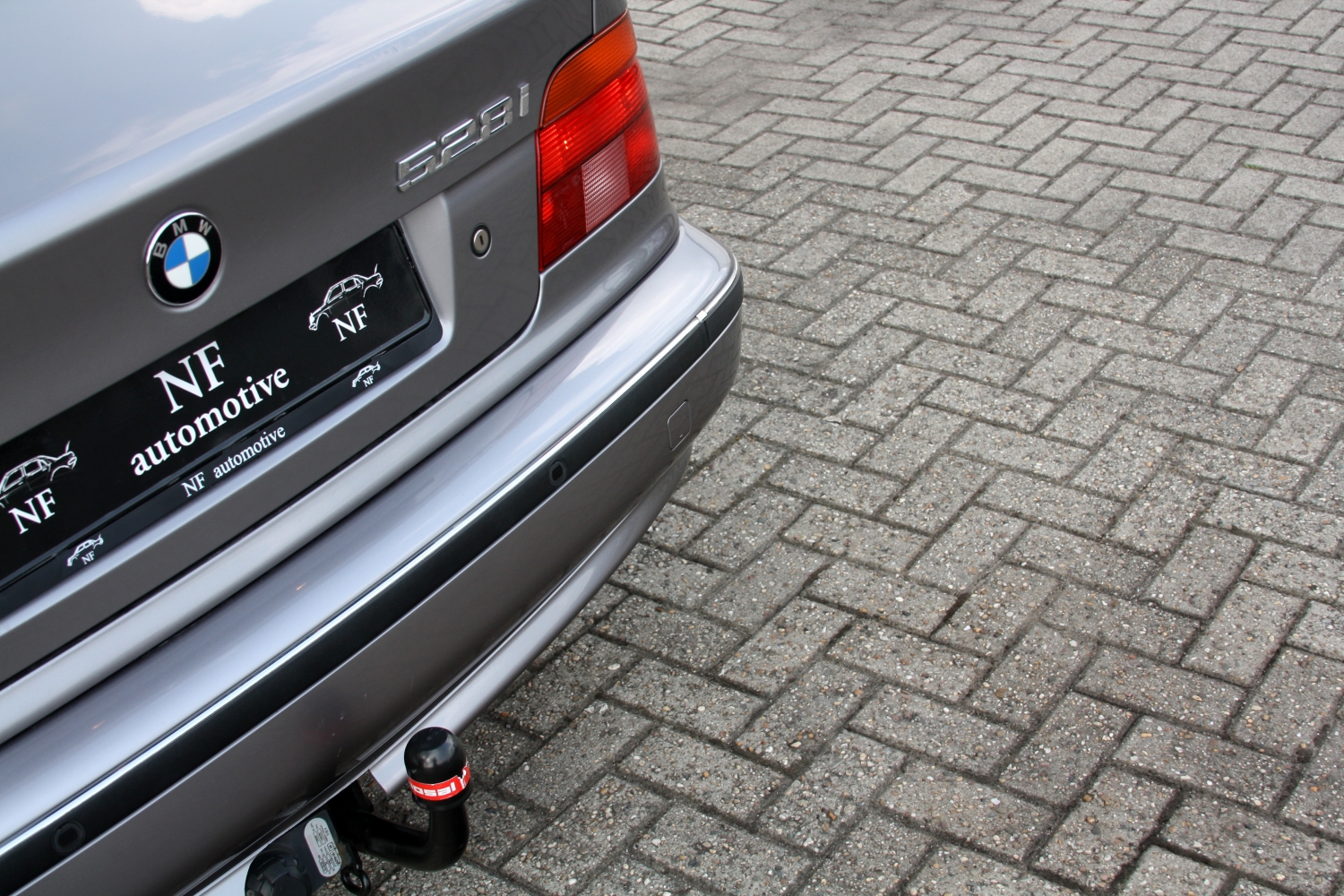 BMW-528i-Sedan-E39-1996-6KZL56-084.JPG