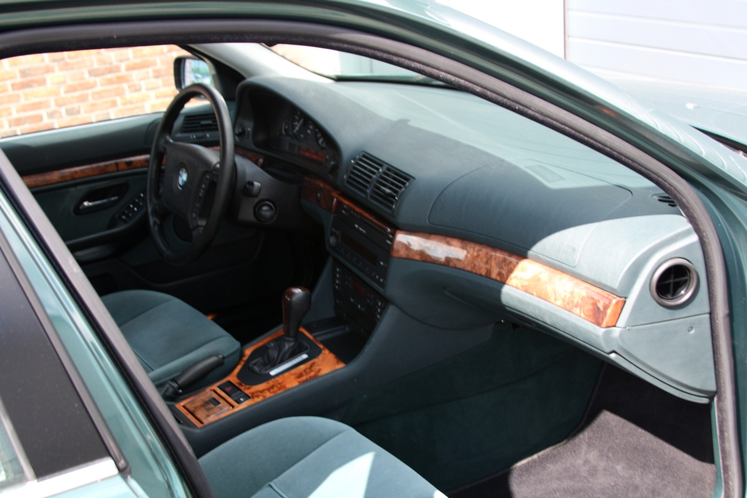 BMW-528i-Sedan-E39-1997-RBSSX54-010.JPG