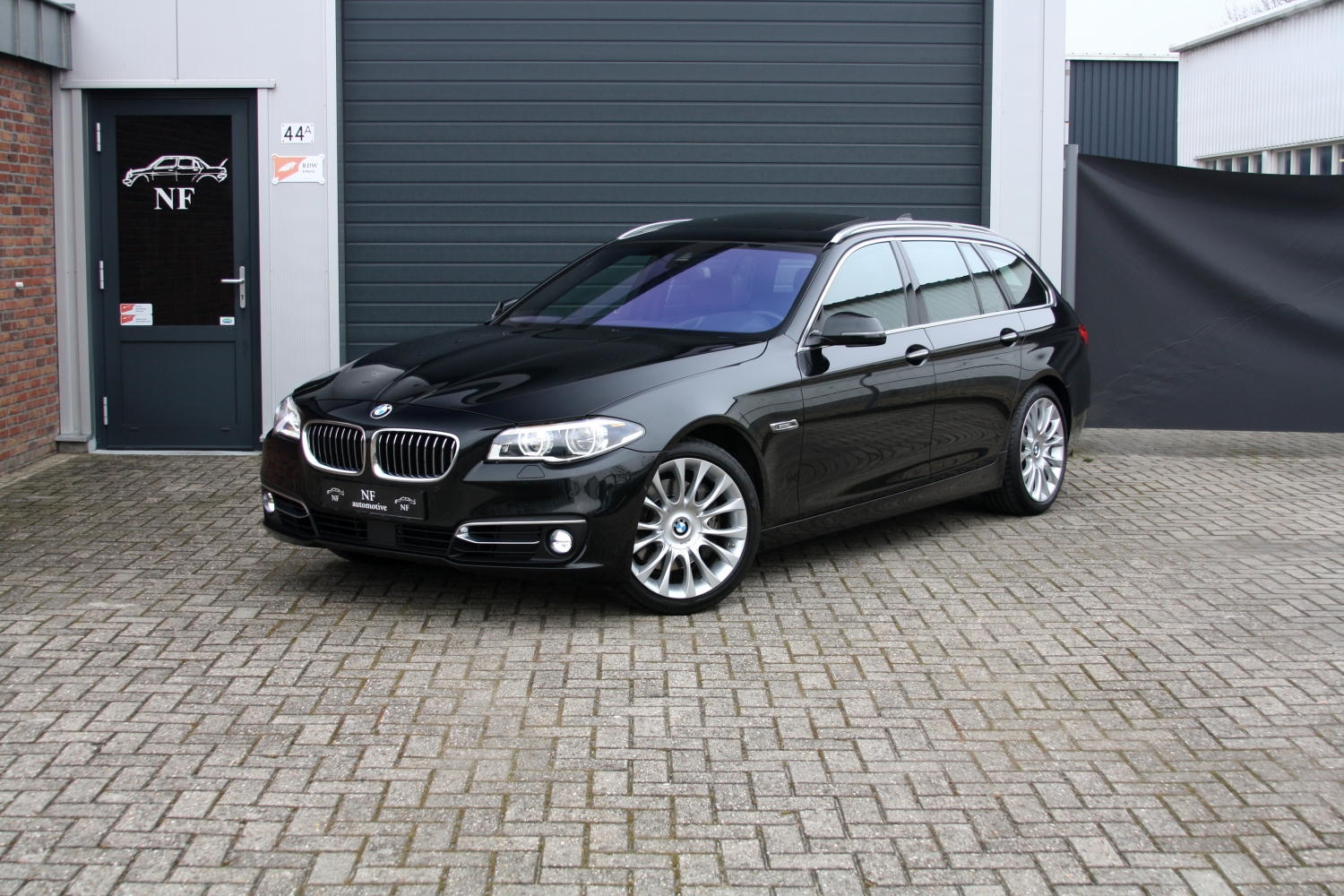 Verzakking Demonstreer Blokkeren BMW 530D Touring F11 High Executive - Individual kopen bij NF Automotive