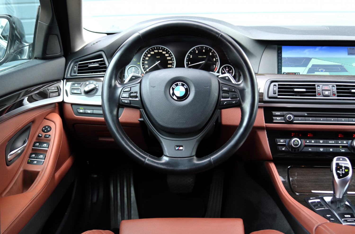 BMW-535i-Touring-F11-2011-K577VH-009.JPG