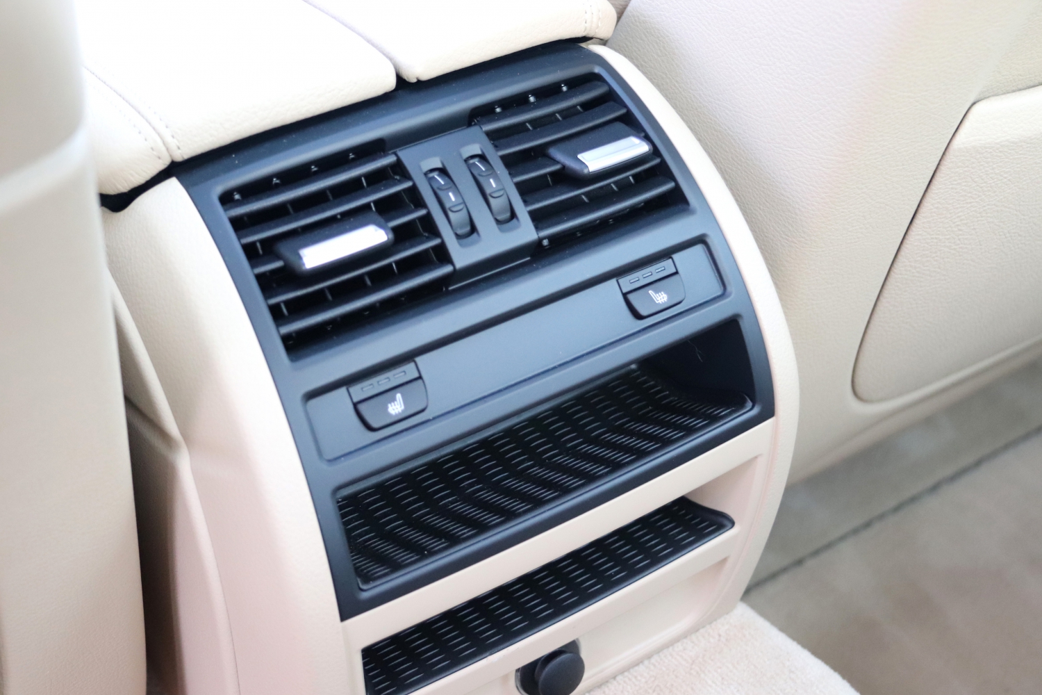 BMW-535i-Xdrive-F10-2011-072.JPG