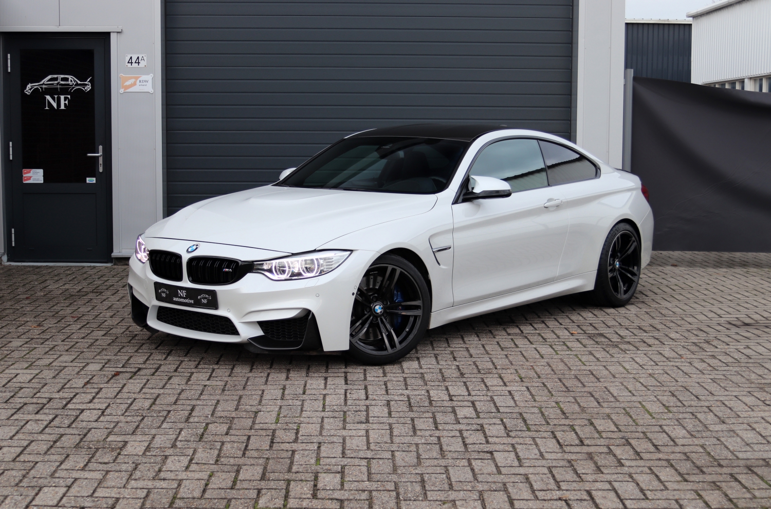 BMW-M4-Coupe-F82-2014-TN894T-001.JPG