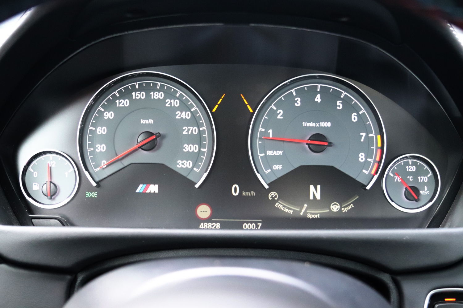 BMW-M4-Coupe-F82-2014-TN894T-094.JPG