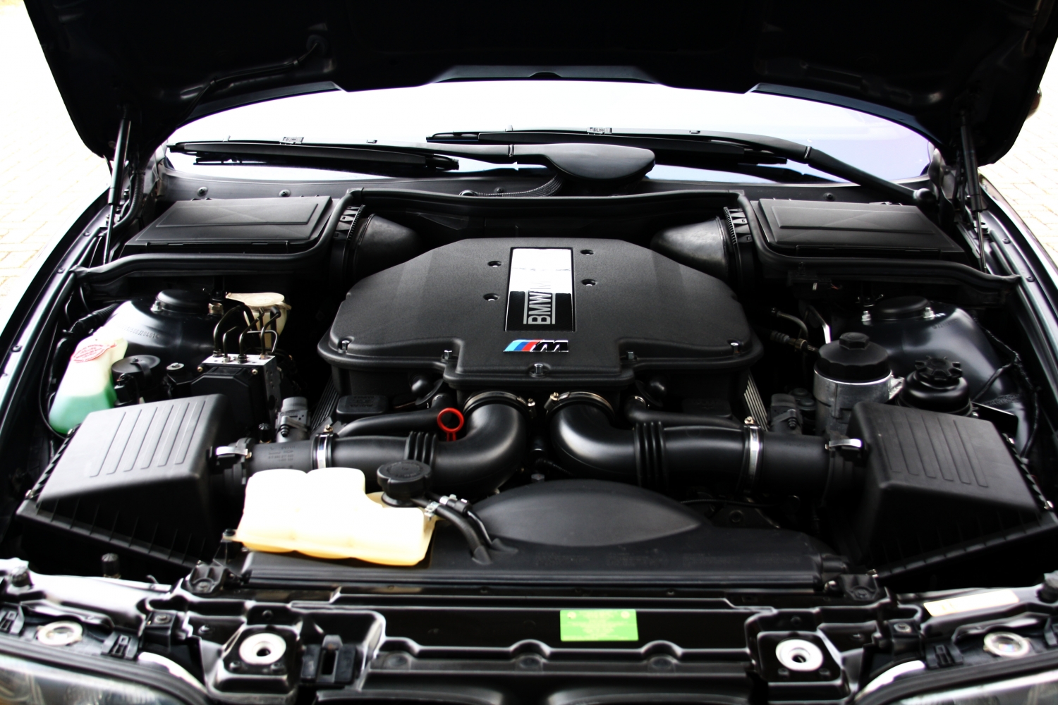 BMW-M5-E39-2000-110.JPG