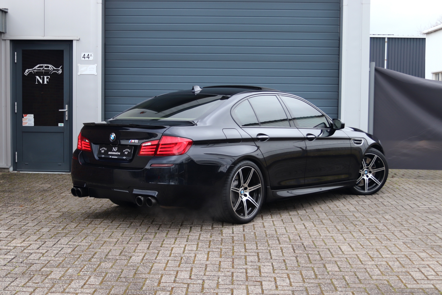 BMW M5 F10 - Individual - Akrapovic kopen bij NF Automotive