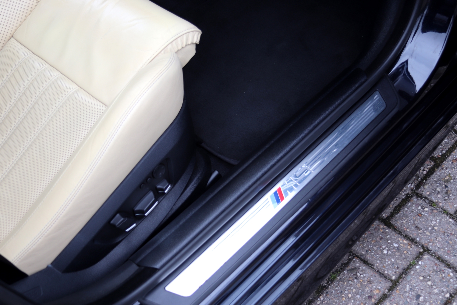 BMW-M5-F10-2012-1727-061.JPG