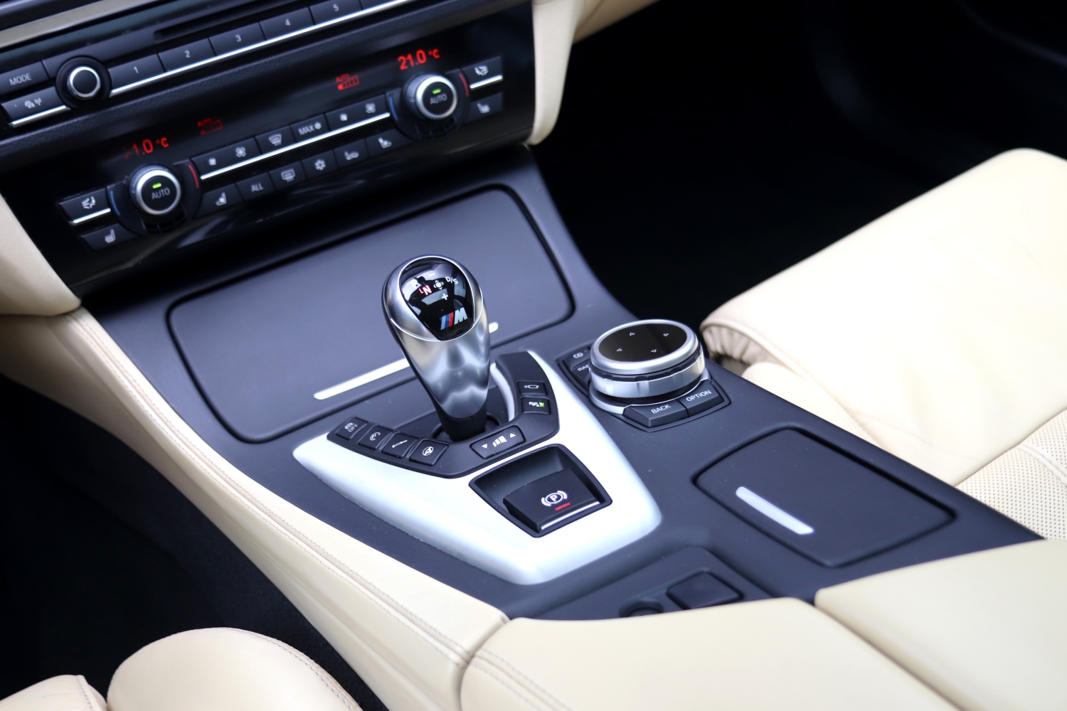 BMW-M5-F10-2012-1727-074.JPG