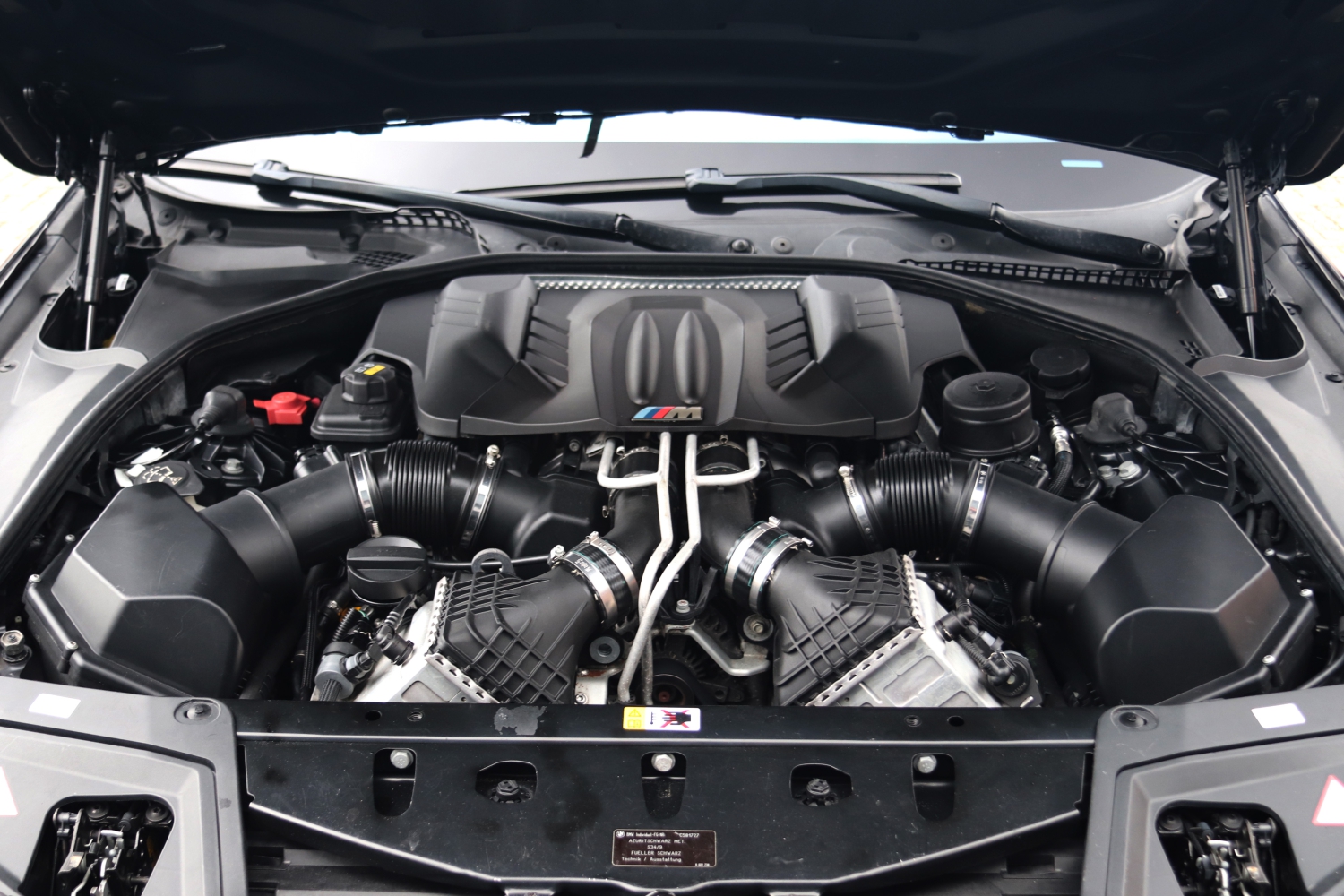 BMW-M5-F10-2012-1727-088.JPG