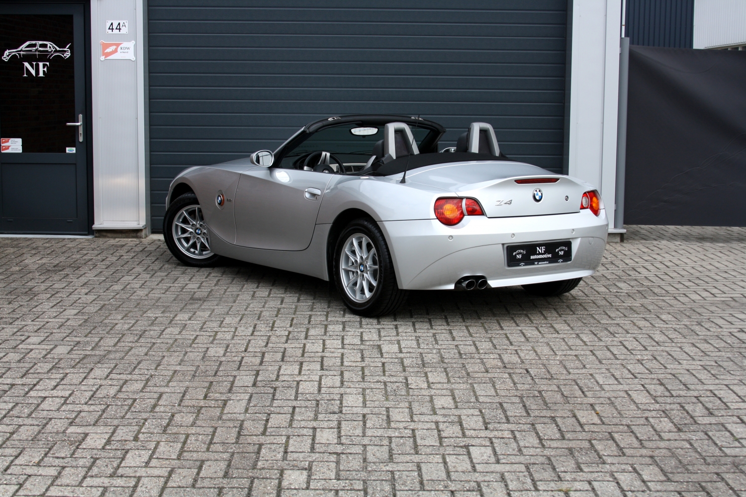 BMW-Z4-2.2i-Roadster-E85-2004-031.JPG