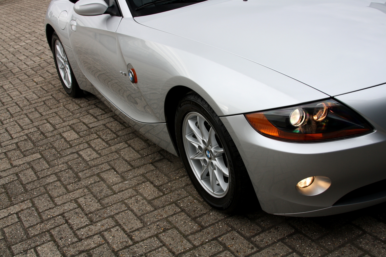 BMW-Z4-2.2i-Roadster-E85-2004-039.JPG