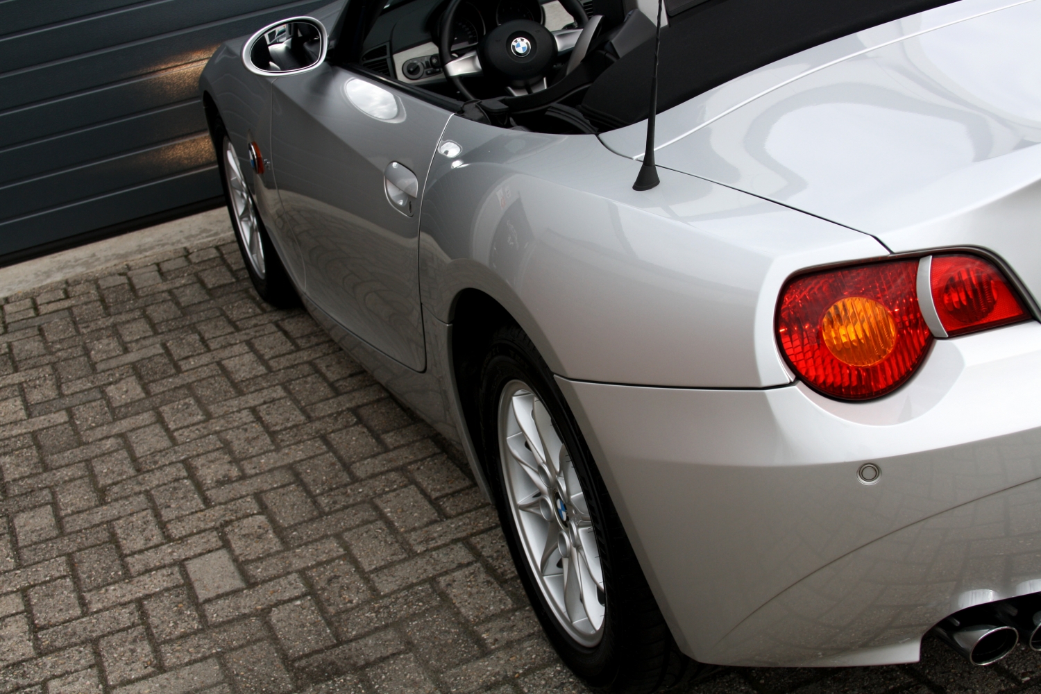 BMW-Z4-2.2i-Roadster-E85-2004-042.JPG