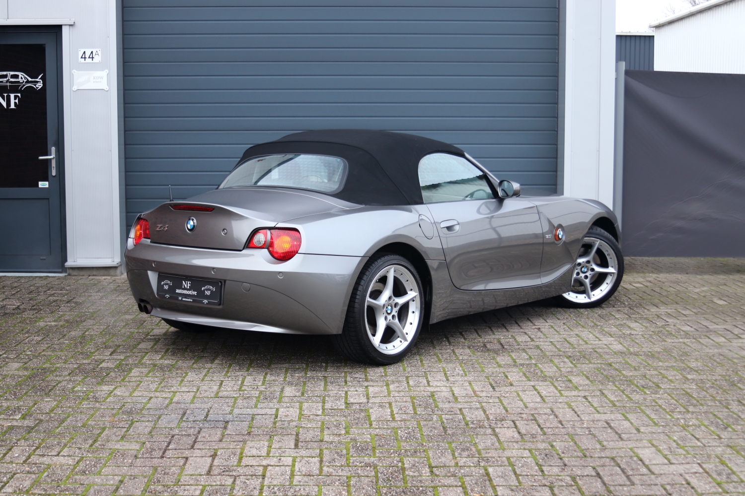 BMW-Z4-Roadster-30i-E85-2003-7046-063.JPG