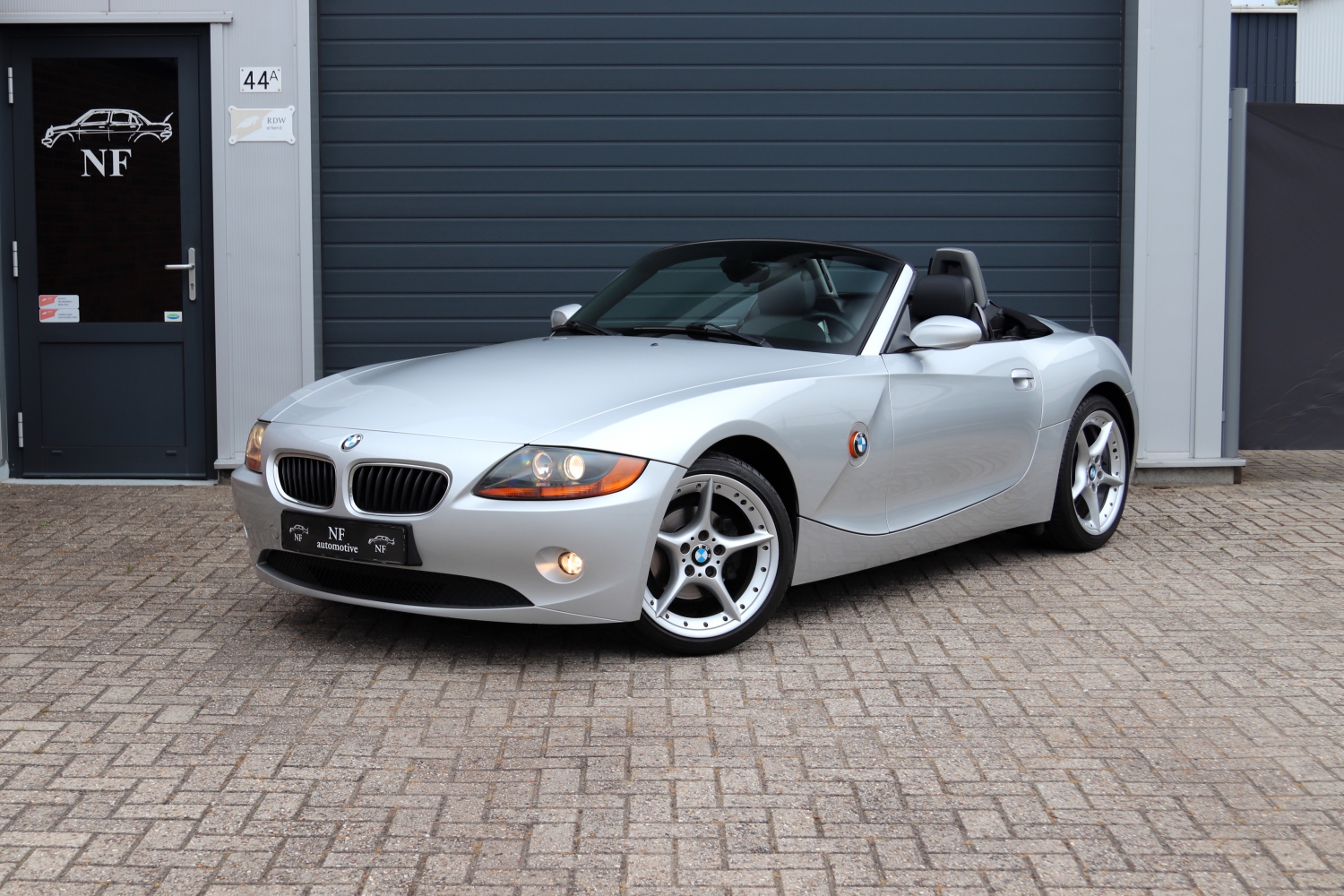 BMW-Z4-Roadster-E85-2004-G176BK-034.JPG