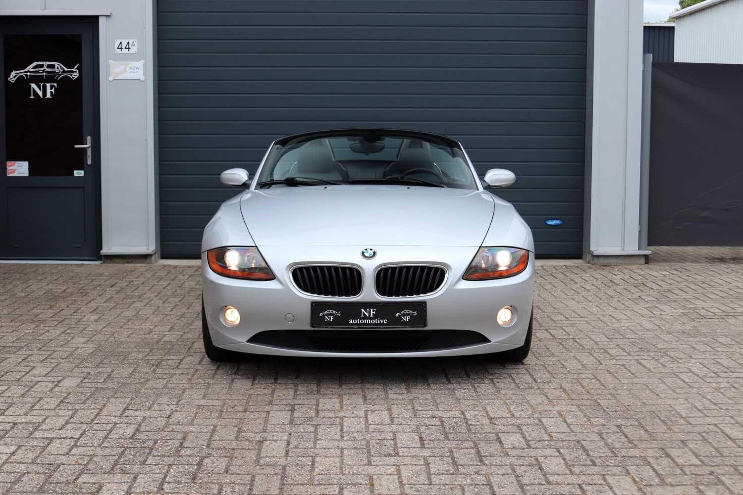 BMW-Z4-Roadster-E85-2004-G176BK-035.JPG