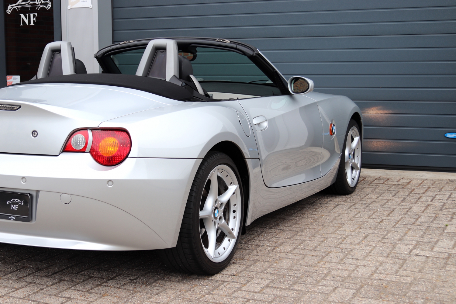 BMW-Z4-Roadster-E85-2004-G176BK-056.JPG