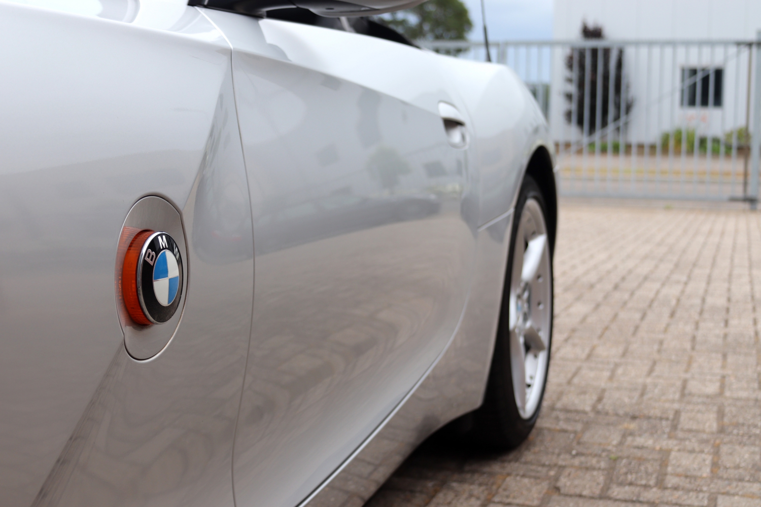 BMW-Z4-Roadster-E85-2004-G176BK-103.JPG