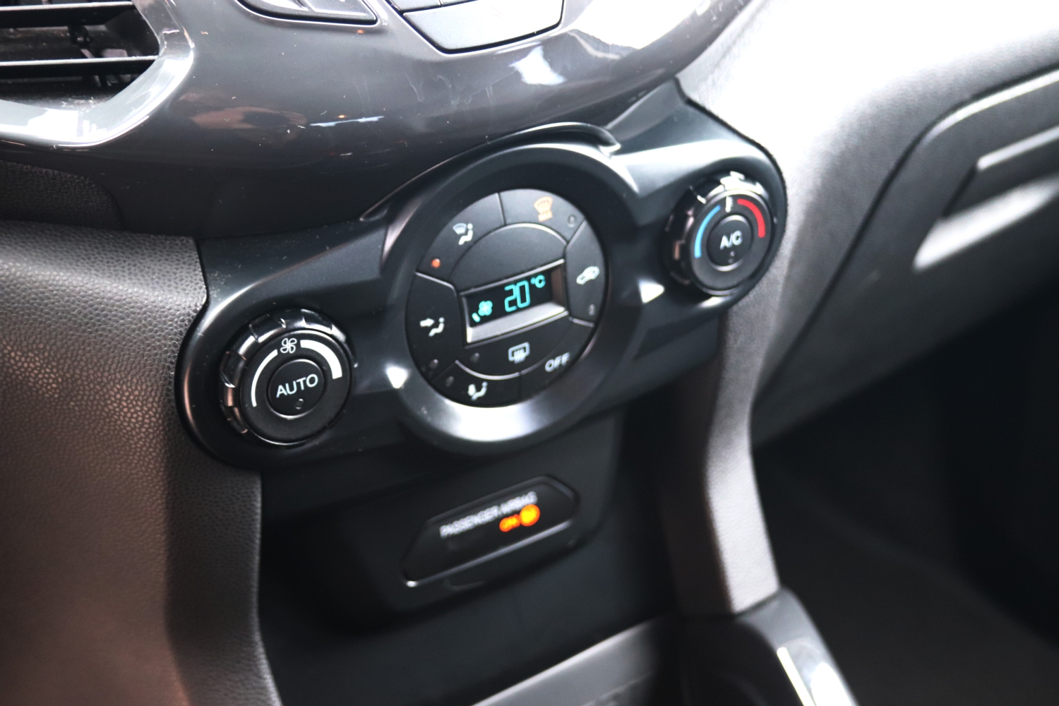 Ford-Ecosport-2015-N938ZJ-017.JPG