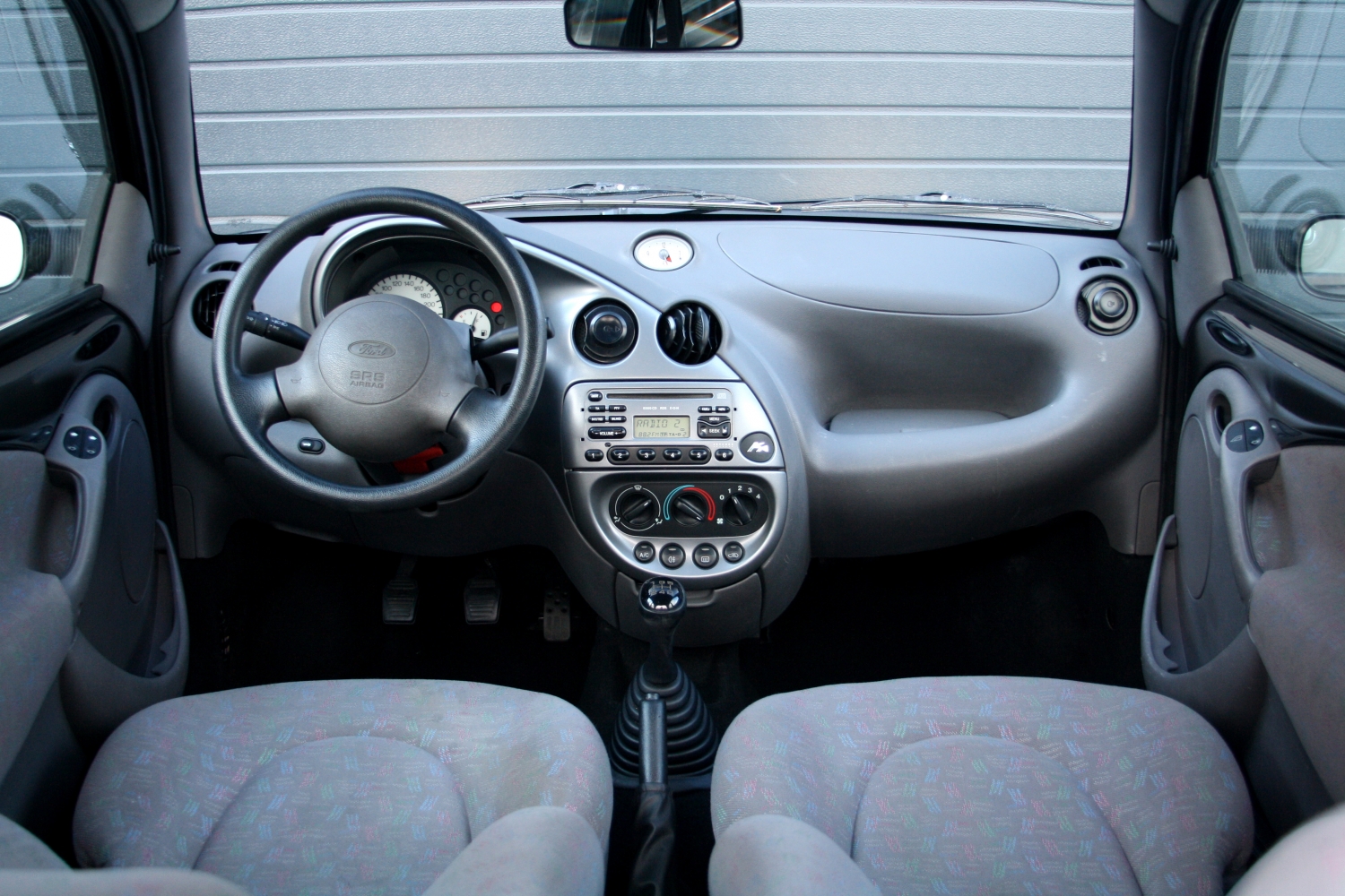 Ford-Ka-1.3-2001-017.JPG