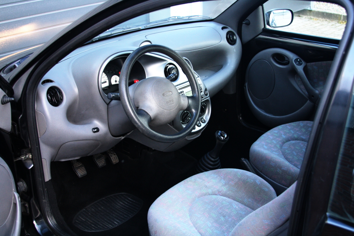 Ford-Ka-1.3-2001-020.JPG