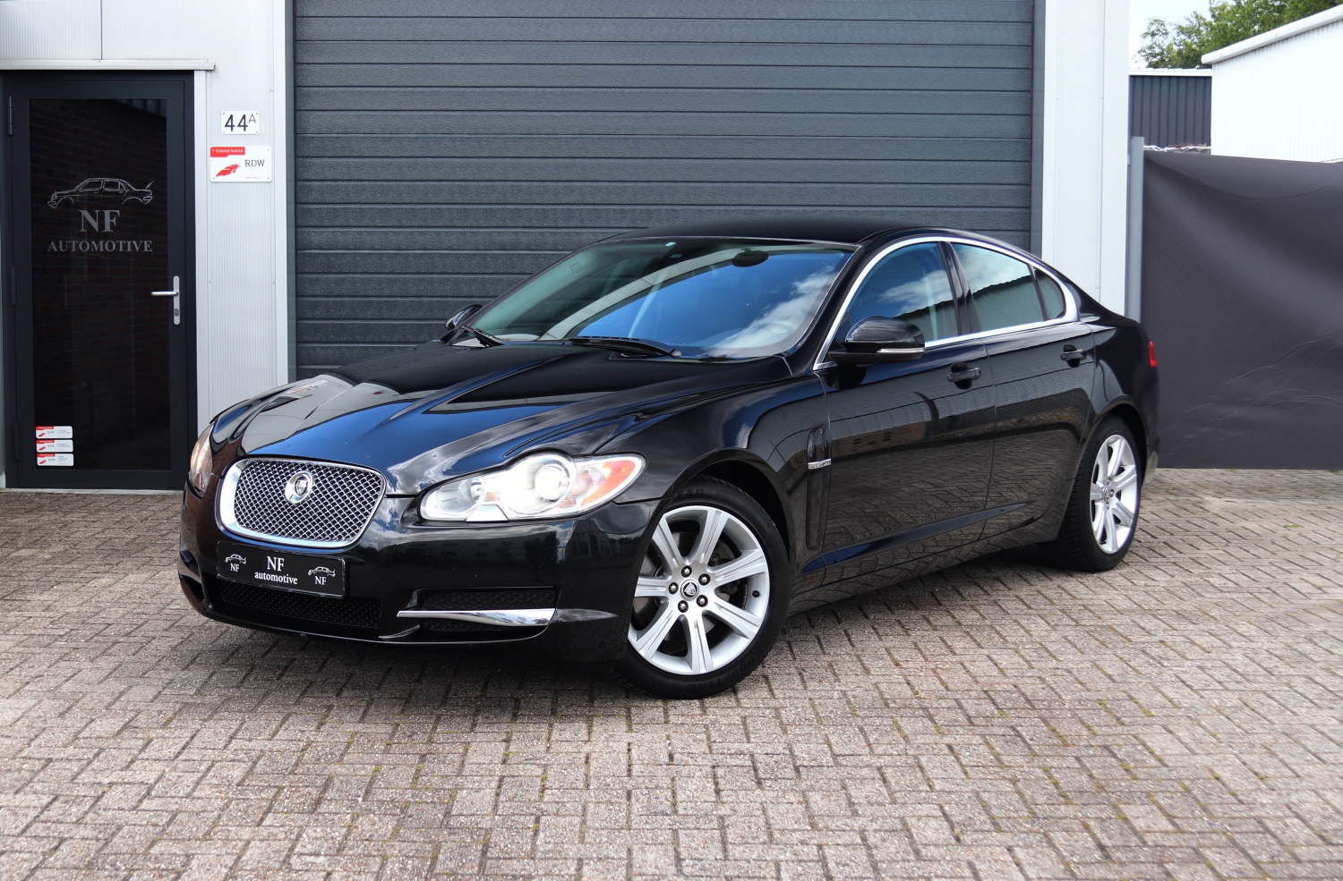 Jaguar-XF-X250-2009-87JND9-001.JPG