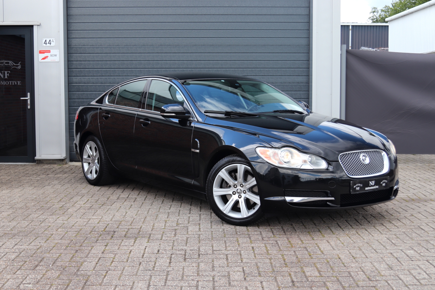 Jaguar-XF-X250-2009-87JND9-007.JPG