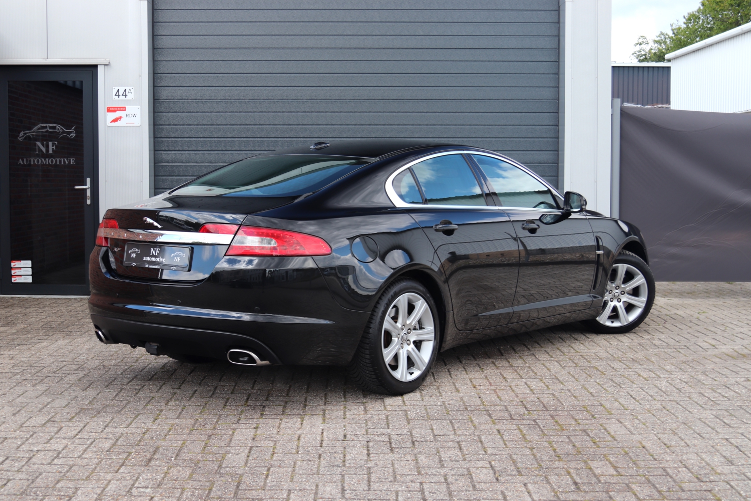 Jaguar-XF-X250-2009-87JND9-013.JPG