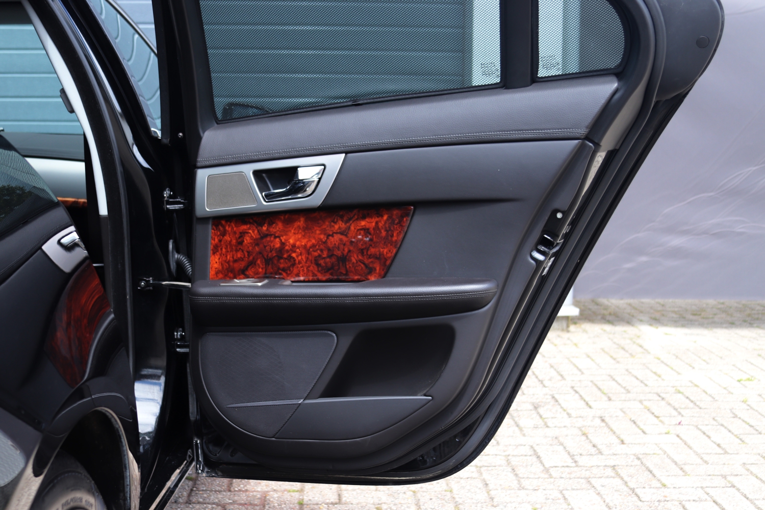 Jaguar-XF-X250-2009-87JND9-044.JPG