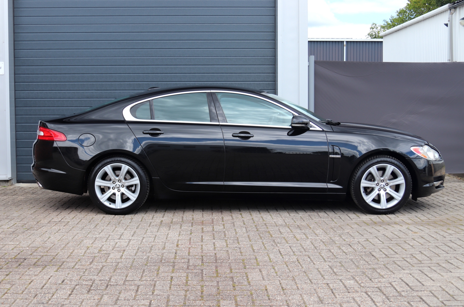 Jaguar-XF-X250-2009-87JND9-069.JPG