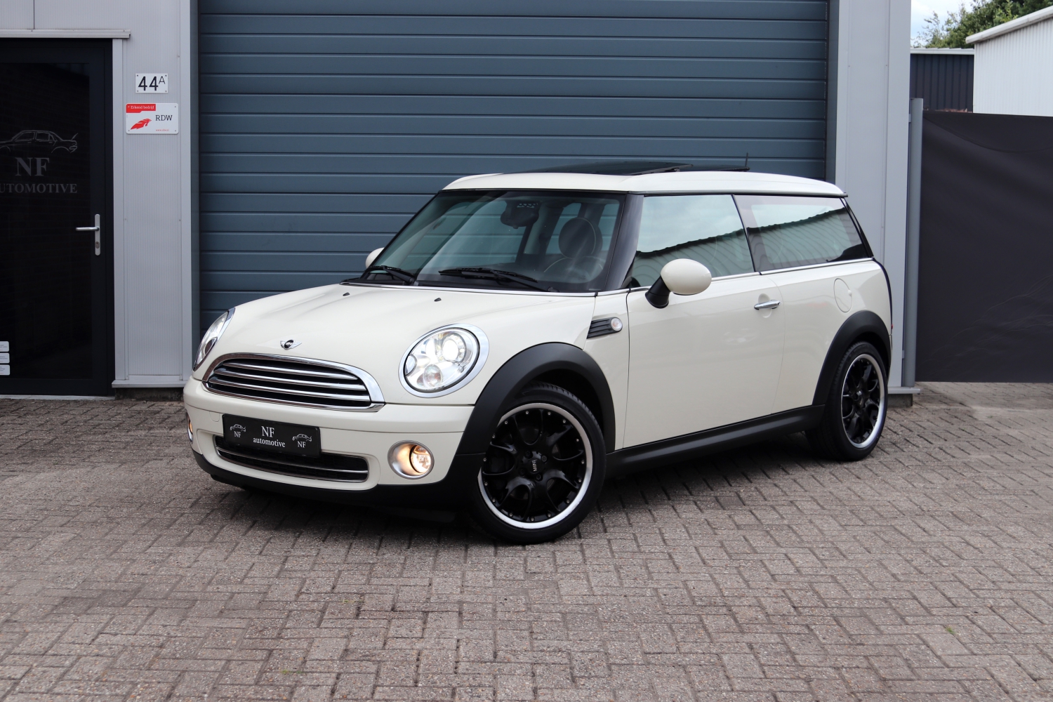 MINI-Clubman-R55-2010-6445-001.JPG
