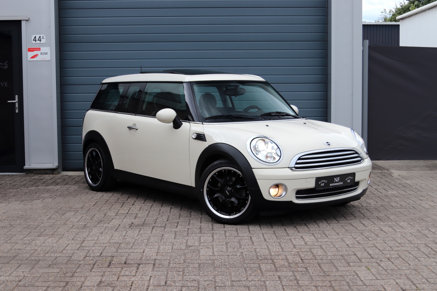 MINI-Clubman-R55-2010-6445-003.JPG
