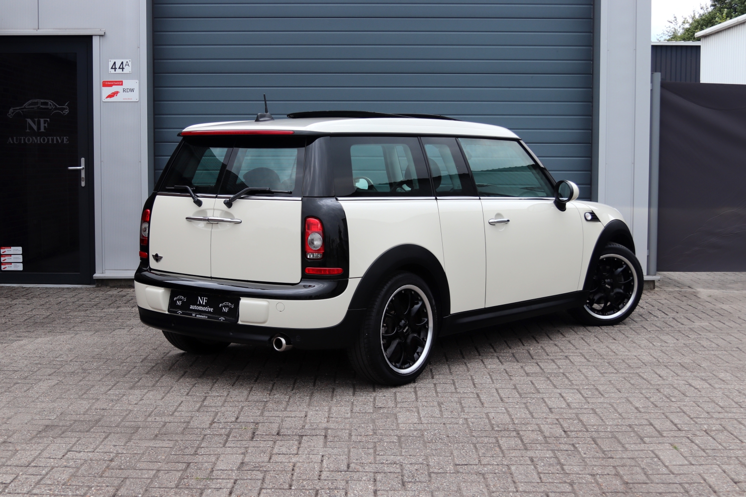 MINI-Clubman-R55-2010-6445-005.JPG