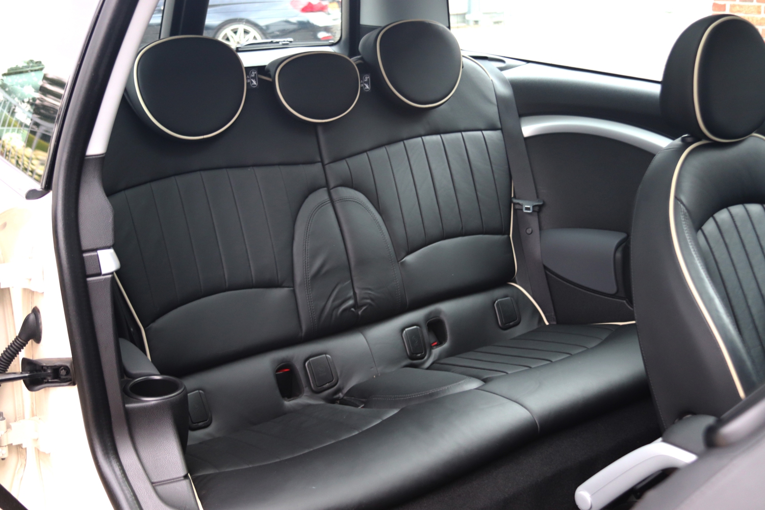 MINI-Clubman-R55-2010-6445-011.JPG