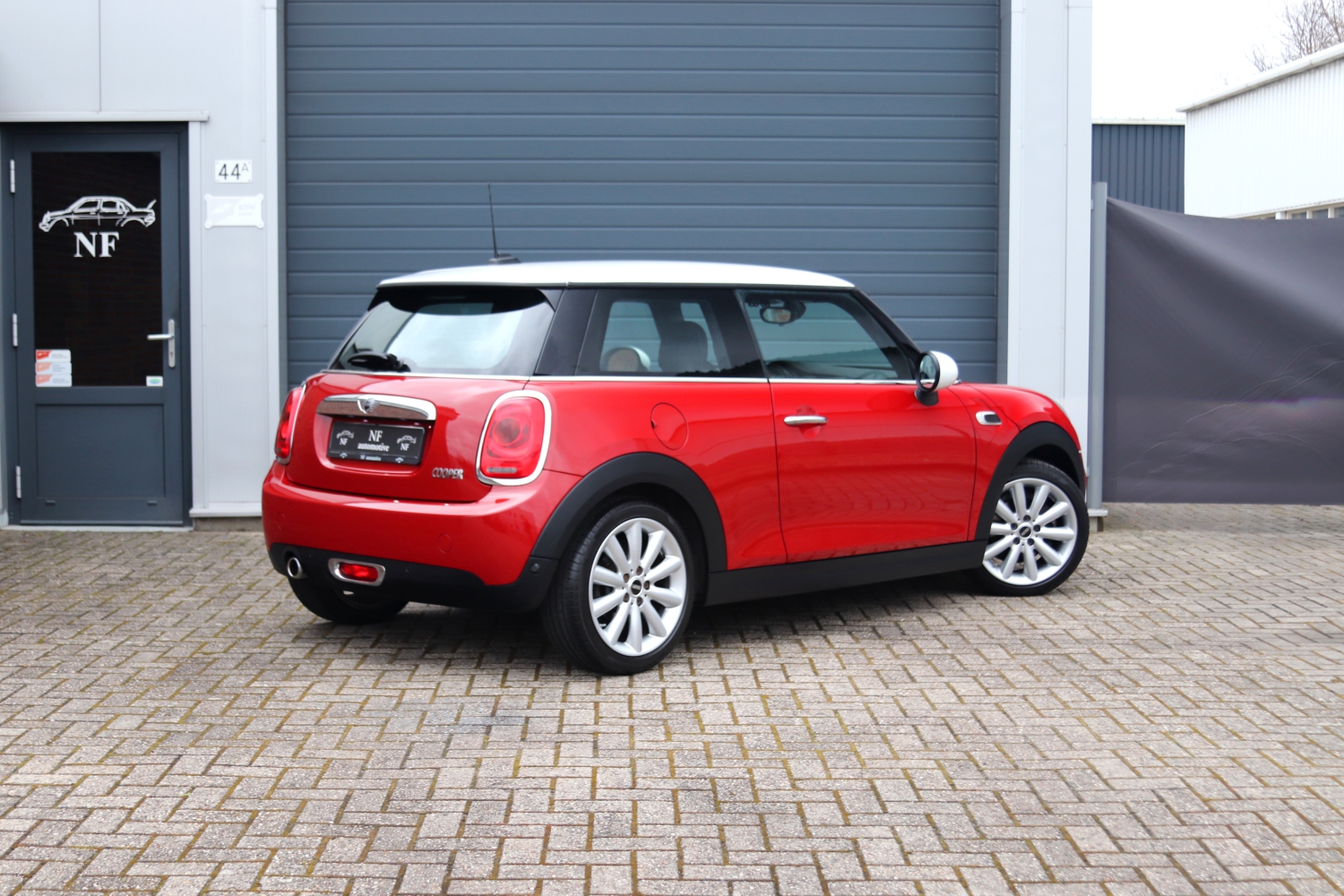 MINI-Cooper-15-F56-2014-005.JPG