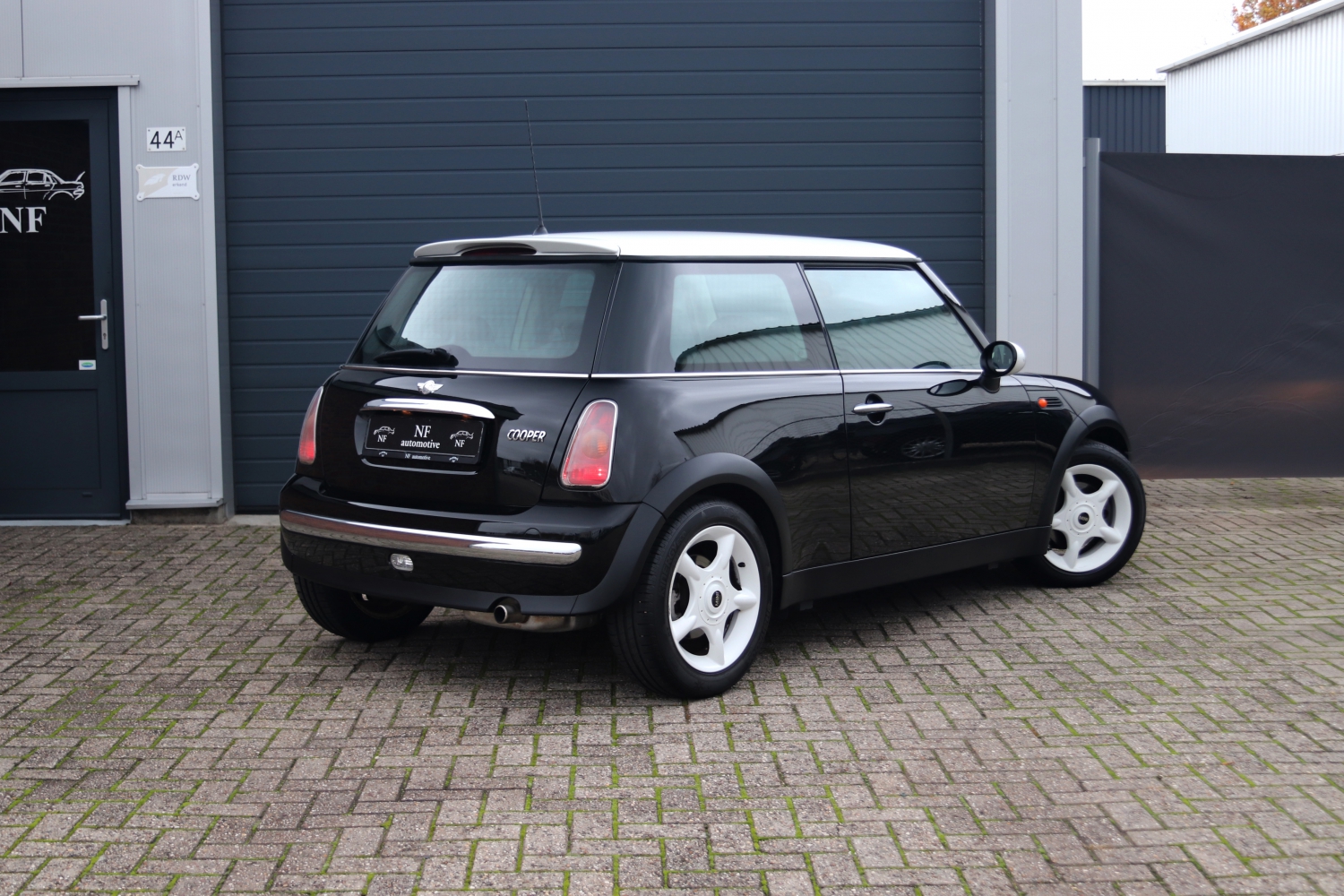 MINI-Cooper-R50-76JJZ4-005.JPG