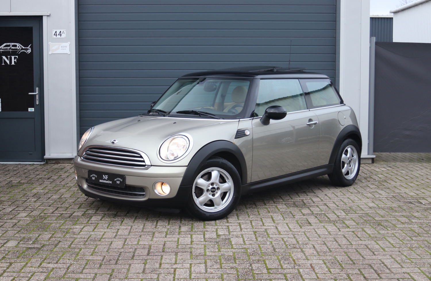 MINI-Cooper-R56-2007-K499FR-001.JPG