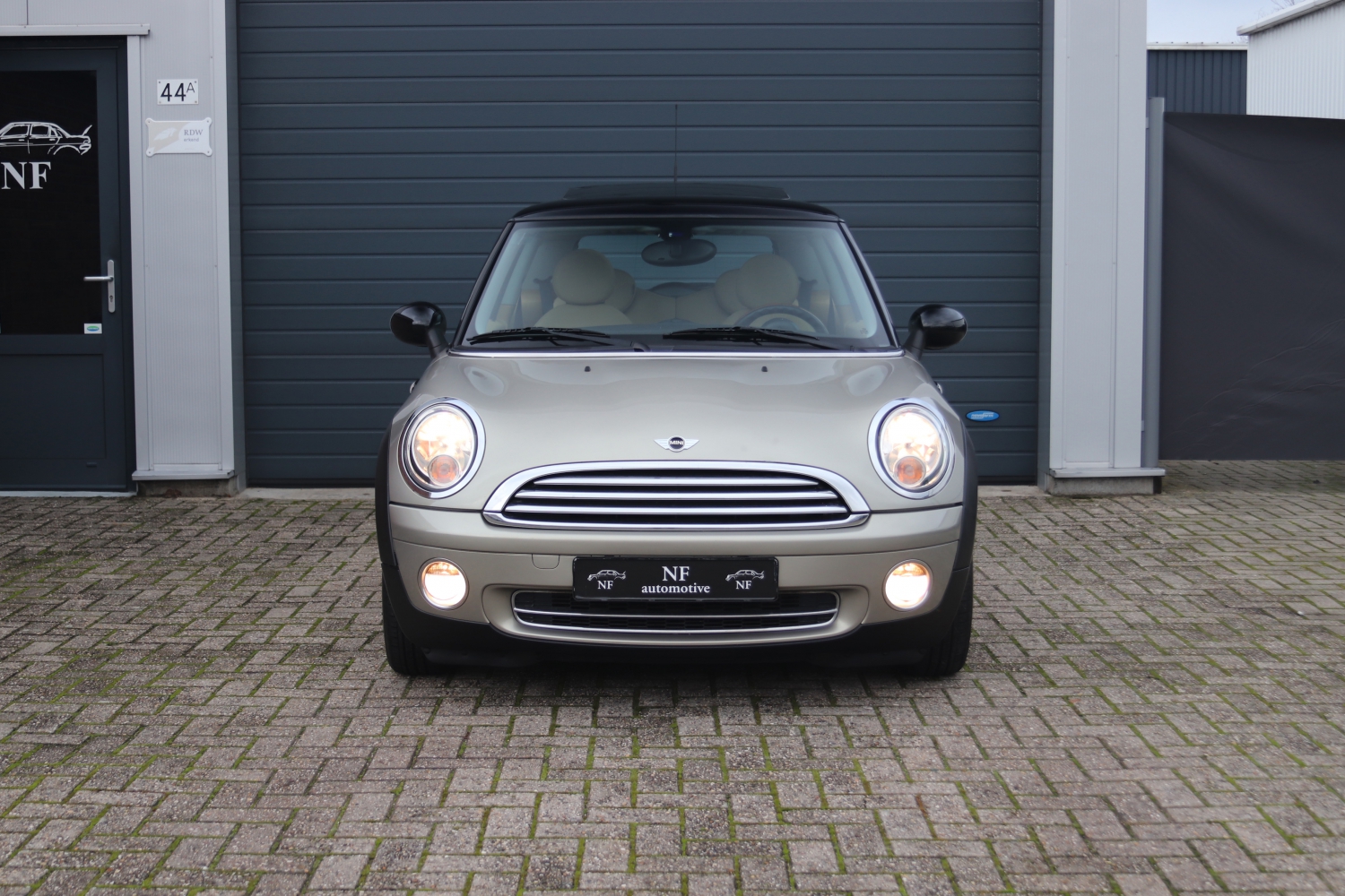 MINI-Cooper-R56-2007-K499FR-002.JPG