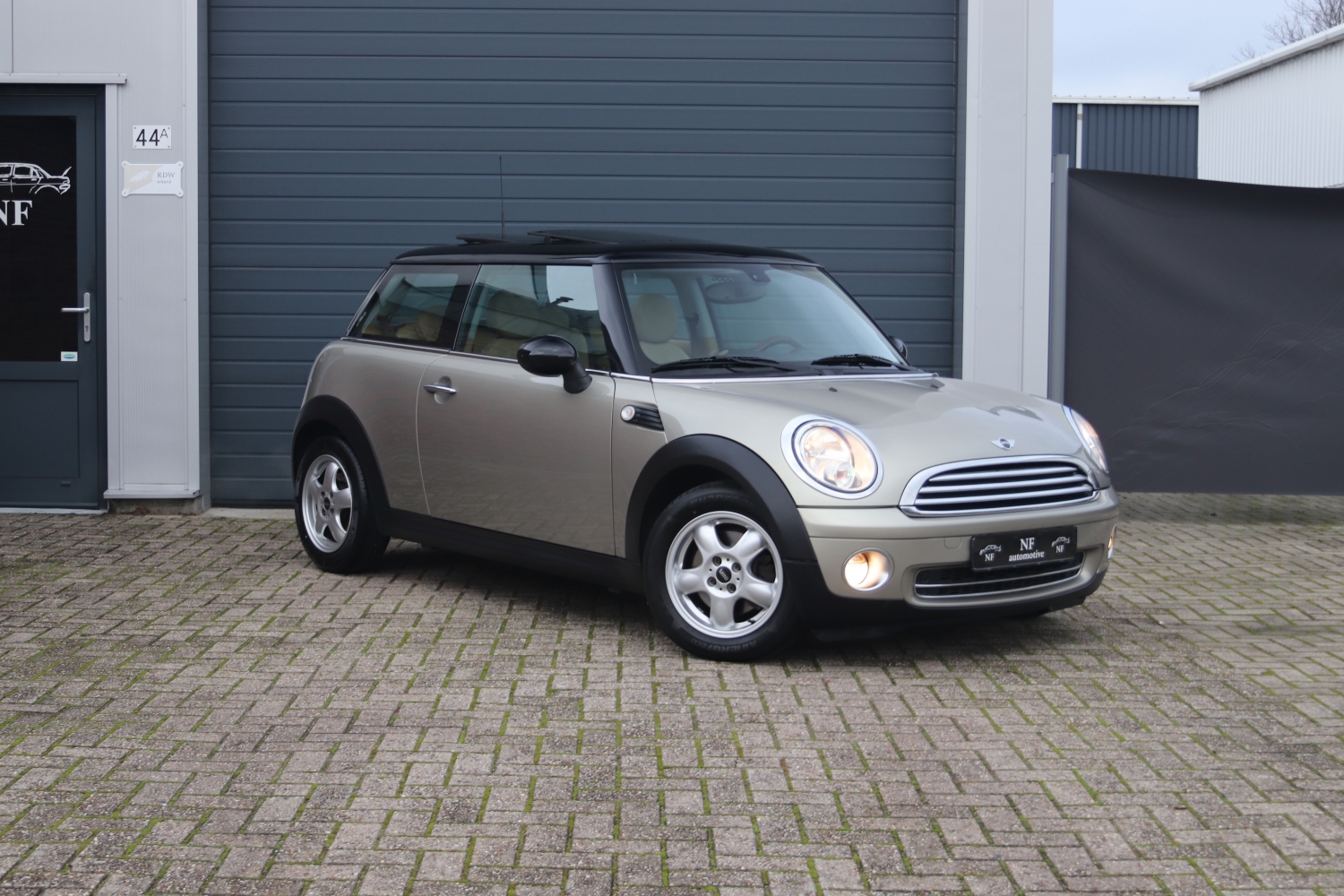 MINI-Cooper-R56-2007-K499FR-003.JPG