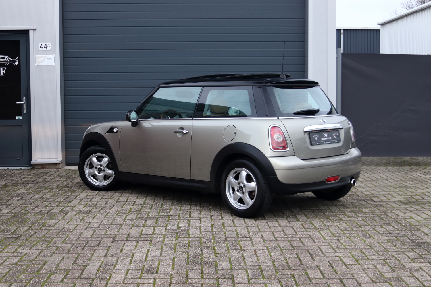 MINI-Cooper-R56-2007-K499FR-004.JPG