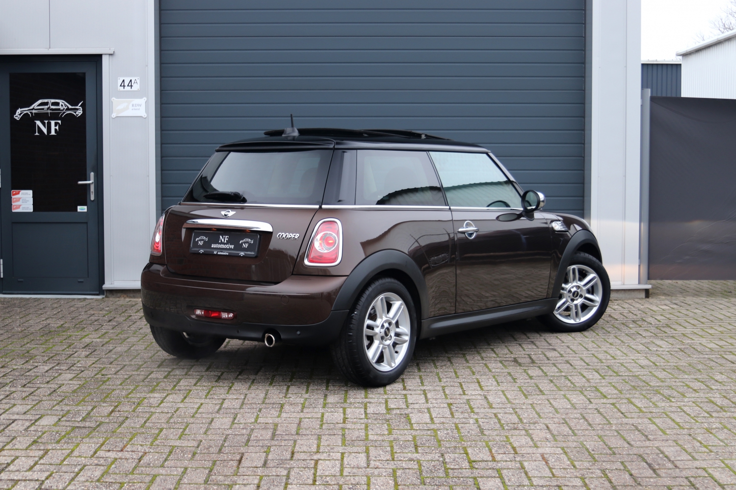 MINI-Cooper-R56-LCI-2011-013.JPG