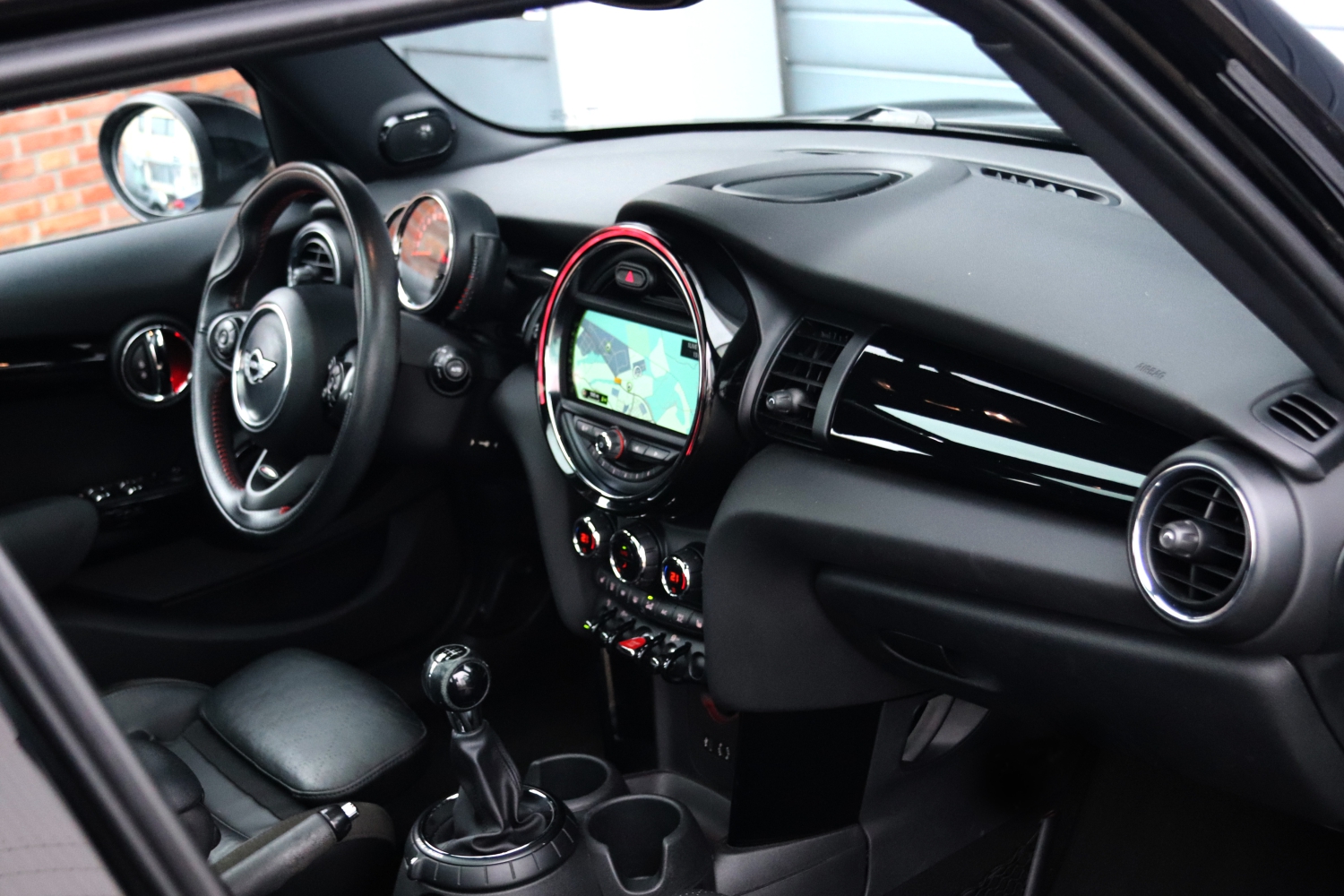 MINI-Cooper-S-F55-2015-X411NV-009.JPG