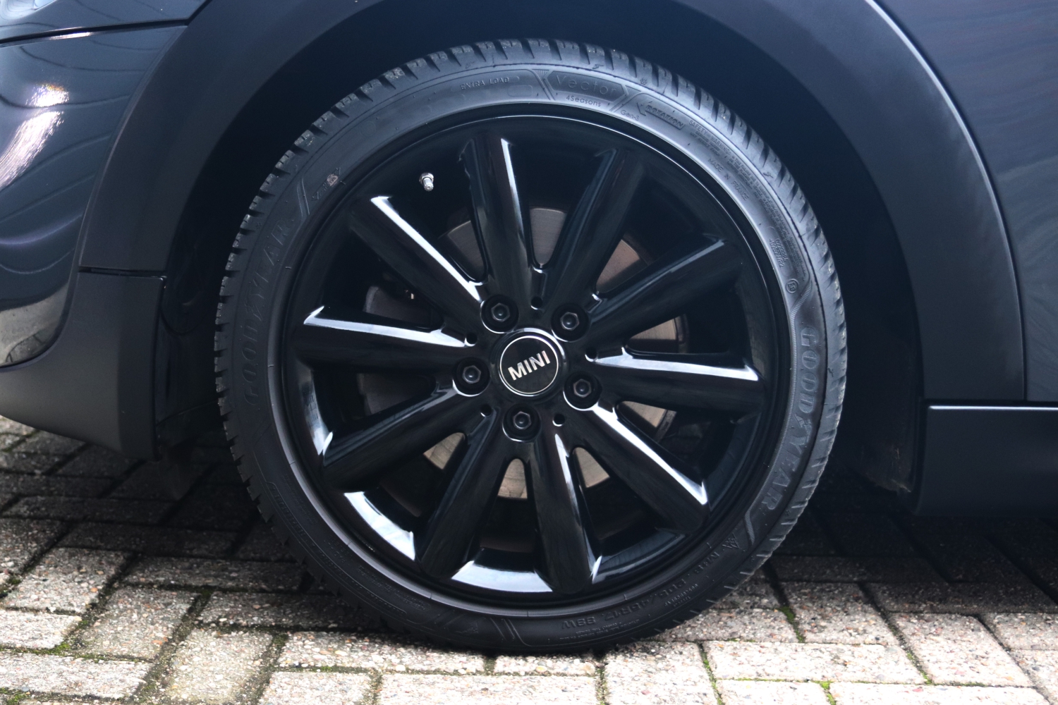 MINI-Cooper-S-F56-2014-0441-056.JPG