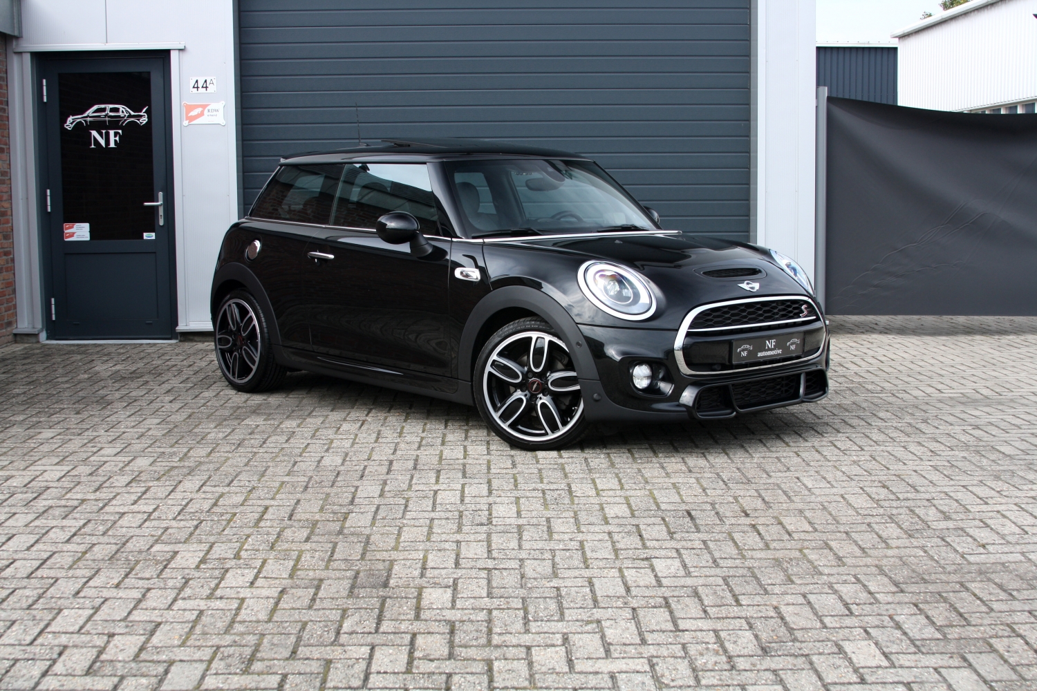 MINI-Cooper-S-F56-2016-003.JPG