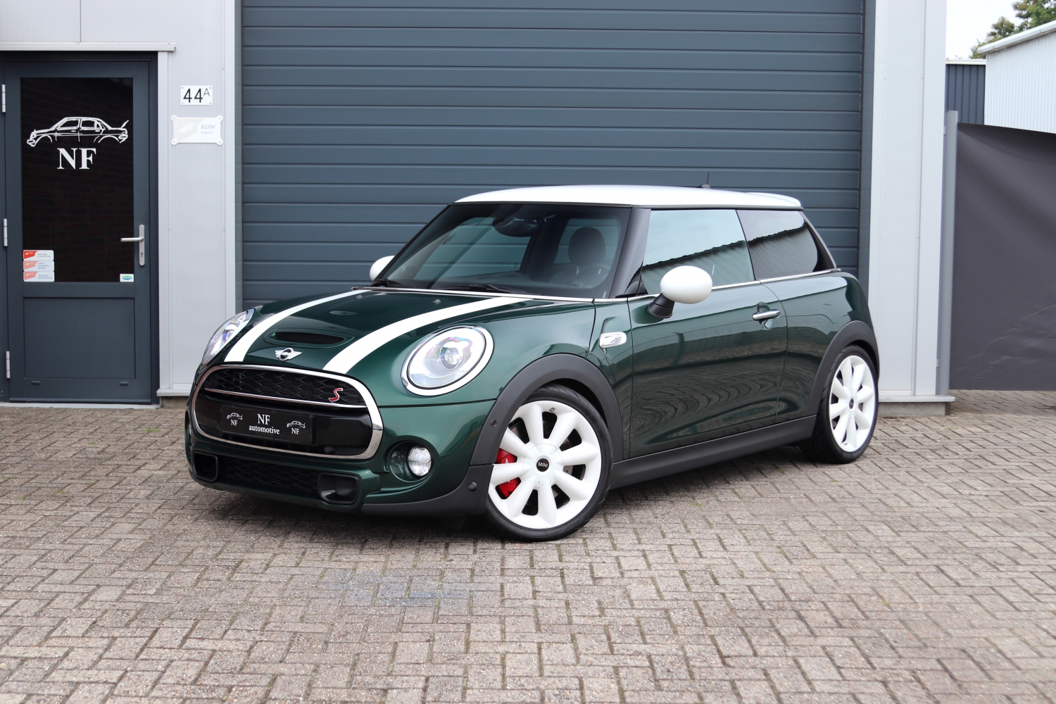 MINI-Cooper-S-F56-BRG-2015-001.JPG