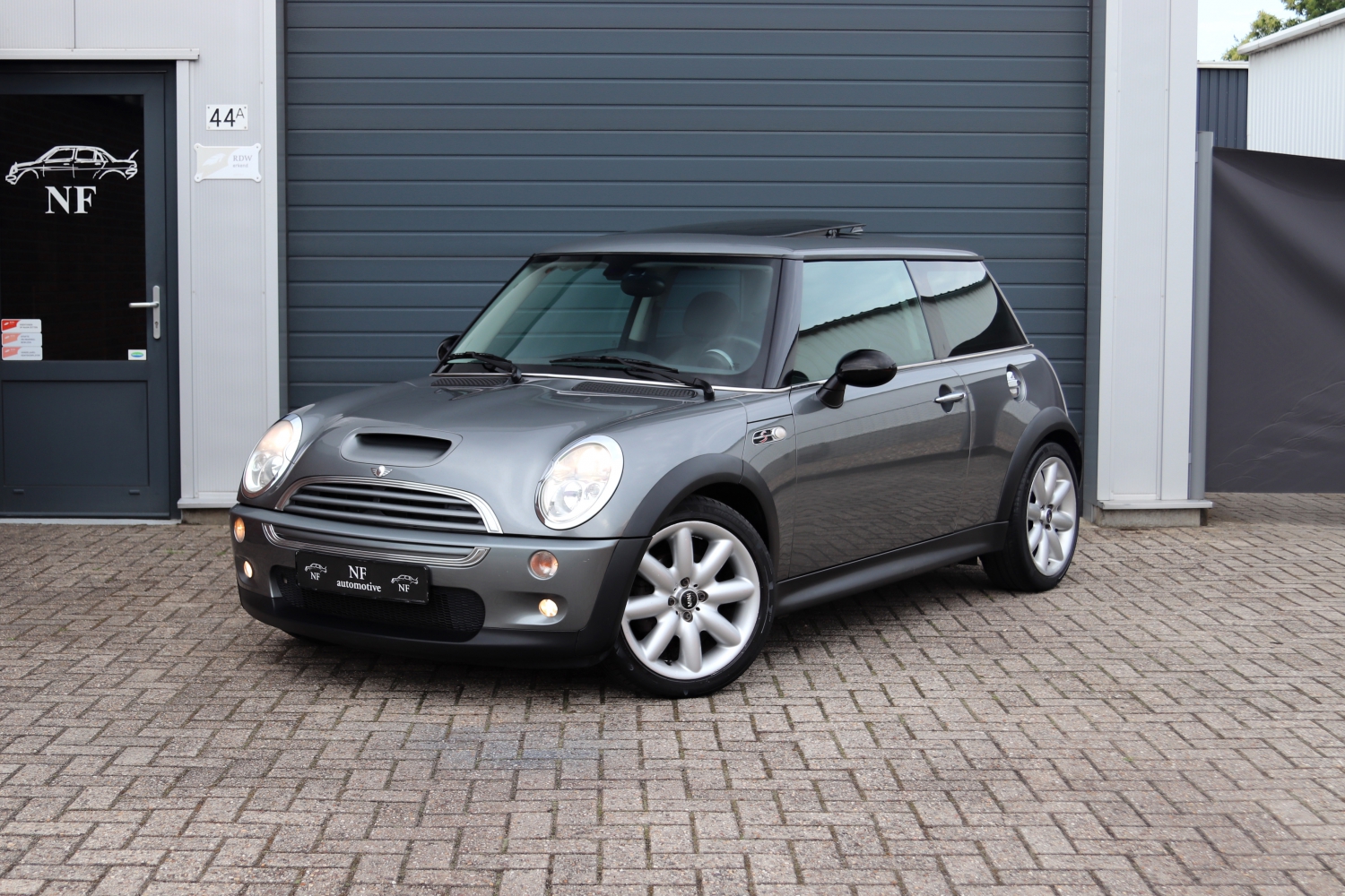 MINI-Cooper-S-R53-2004-57RHZ7-001.JPG