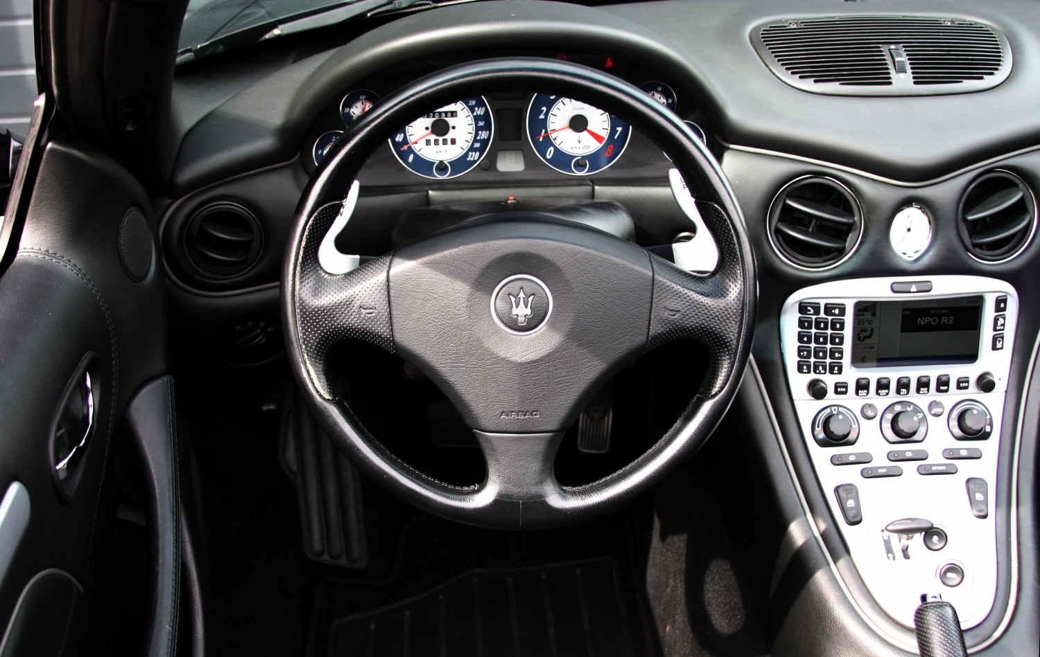 Maserati-Spyder-4200-2004-044.JPG