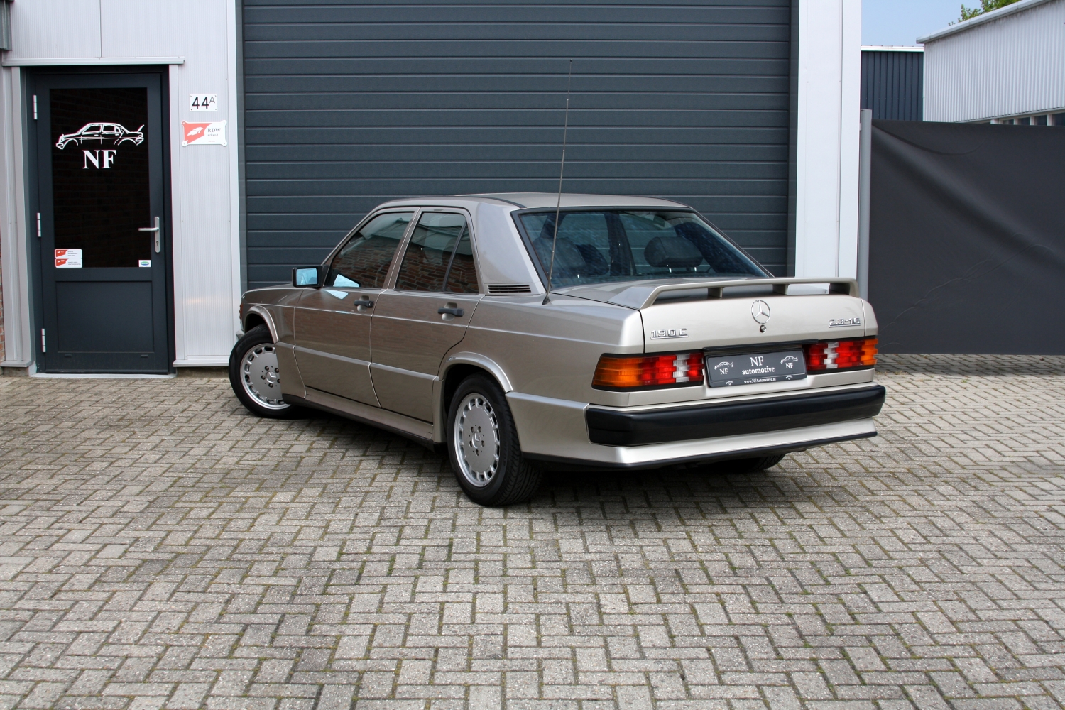 Mercedes-Benz-190E-2.3-16v-W201-1986-011.JPG